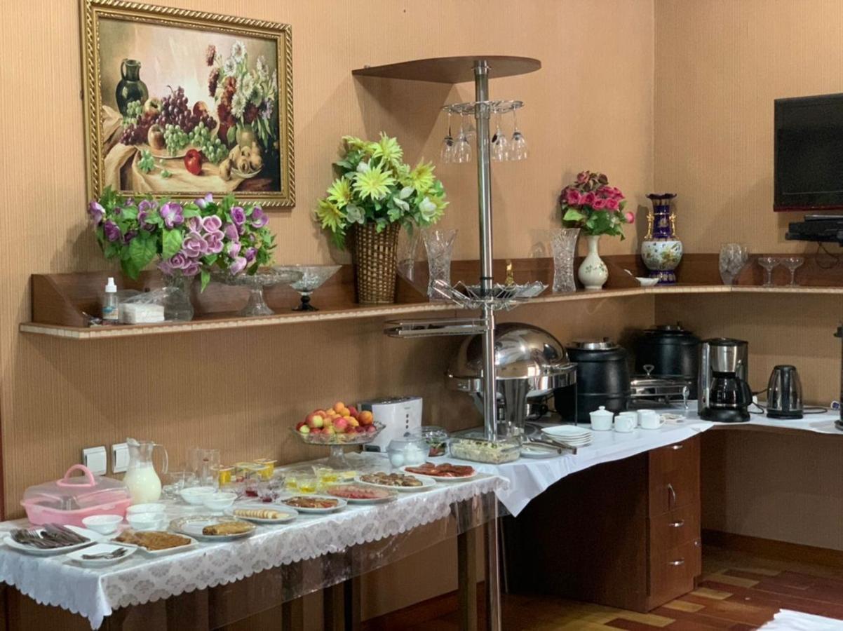 Almaz Guest House Dushanbe Esterno foto